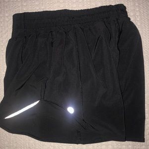 Lululemon ‘Hotty Hot Short’ High Rise 4”